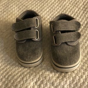 Toddler grey canvas shoes